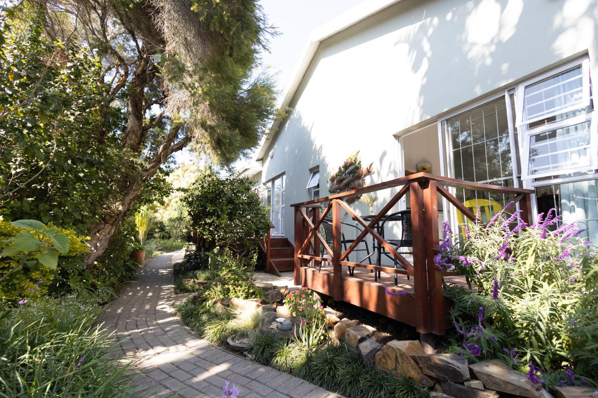 The Yellow Door Guesthouse East London Εξωτερικό φωτογραφία